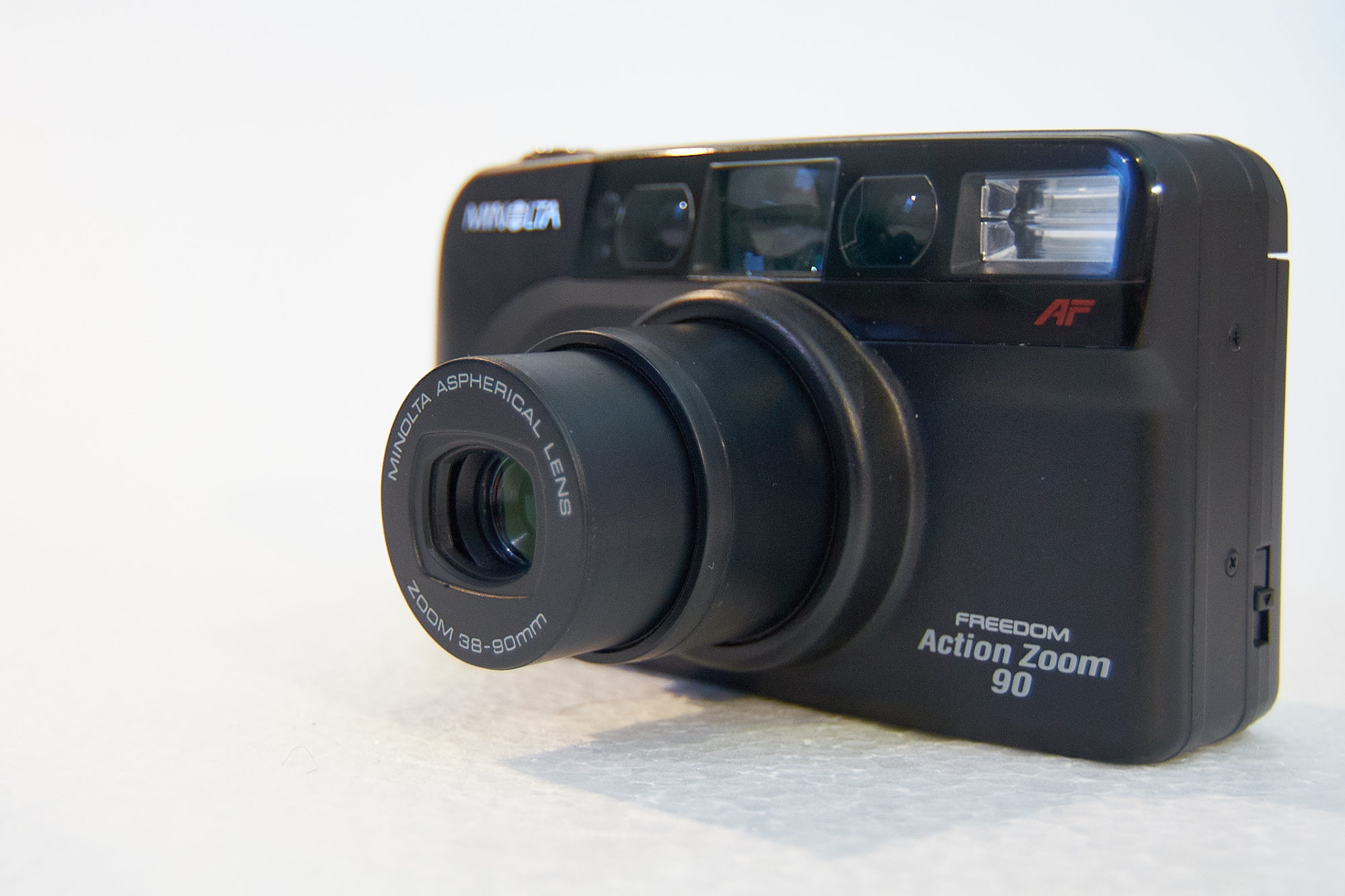 minolta freedom action zoom camera